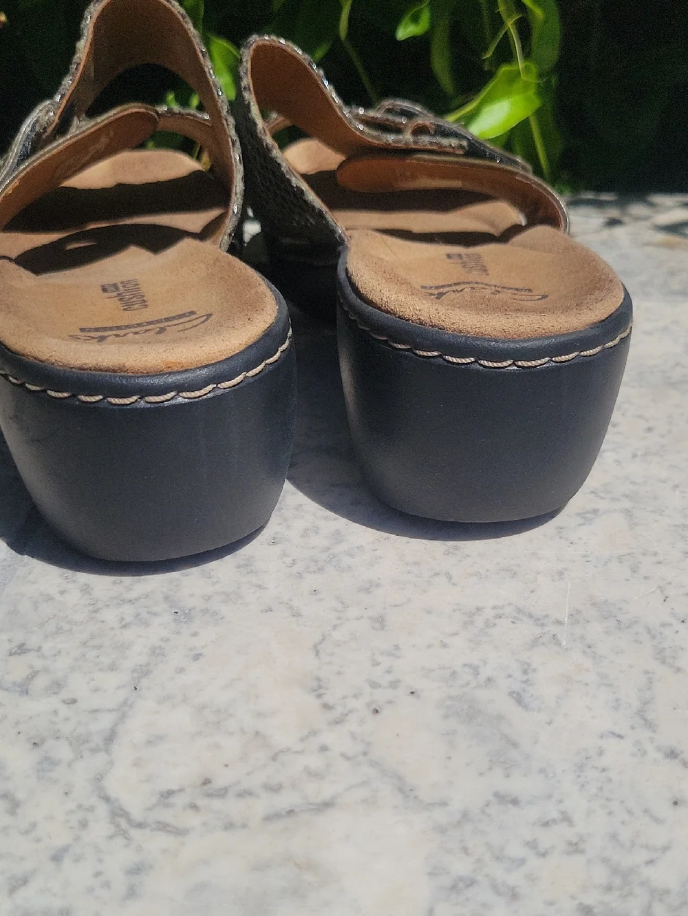 Clarks Delana Fenela Olive Snake-Texture Double-Strap Slide Sandals 7.5
